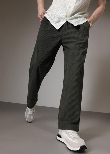 Loose Fit Streetwear: Corduroy Pants